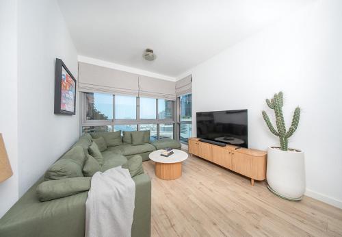 Luxe 2BR Sea View With Direct Marina Walk Accss