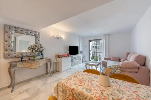 Enjoy Puerto Banus Next To Beach