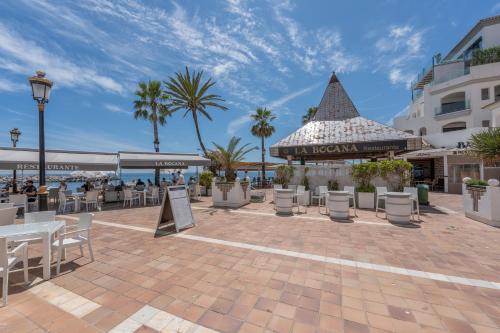 Enjoy Puerto Banus Next To Beach