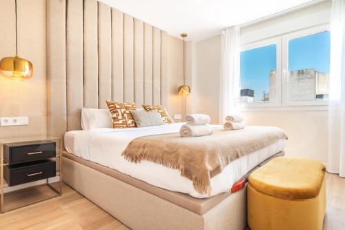 Modern and bright 3 BR apartment with balcony REMS