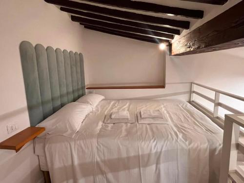 Modern loft next to Piazza del Duomo