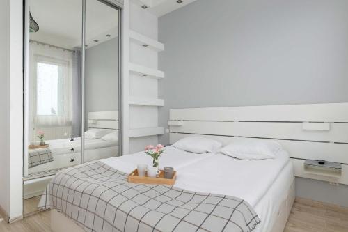 Air-Conditioned Two Bedroom Family Apartment by Noclegi Renters