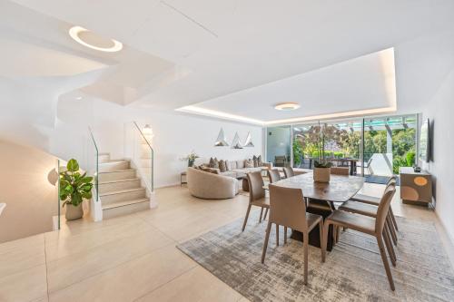 Luxury 5-Bedroom Townhouse in Puente Romano