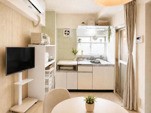 Kawaii House Tokyo Shin-Okubo 45 square meters and has 3 beds