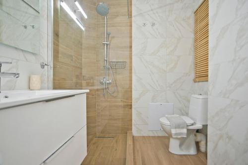 The Salty Stay 1BR Apartment