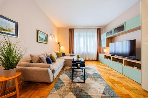 Zagreb 273 - 2 Bedroom Apartment - WiFi - Keybox entry - New - Monthly Rent - Modern