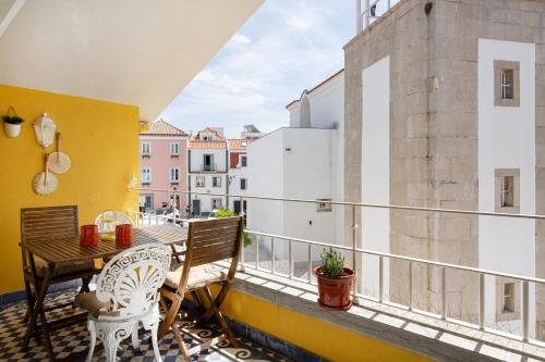 Yellow Studios in Cascais