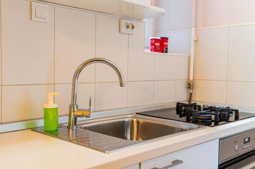 Zagreb 273 - 2 Bedroom Apartment - WiFi - Keybox entry - New - Monthly Rent - Modern