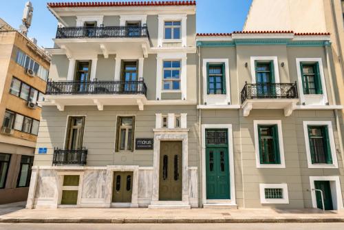 Morus Acropolis Urban Suites
