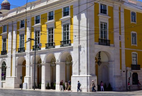 Pousada de Lisboa - Small Luxury Hotels Of The World — Facade/entrance