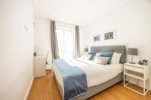 Stylish Almada Historic City apartment