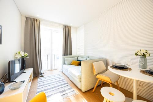 Stylish Almada Historic City apartment