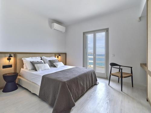 "Big Blue"Seafront Villa Naousa Paros