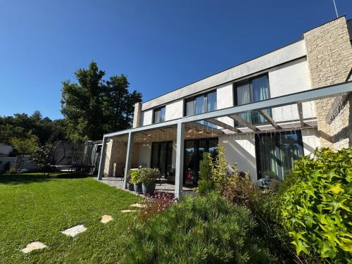 Lilac Luxury Villa Prague