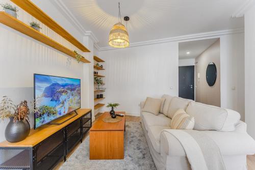 Comfortable Two-Bedroom Apartment in Adeje