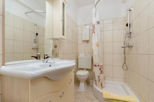 Apartmani Lacic Est