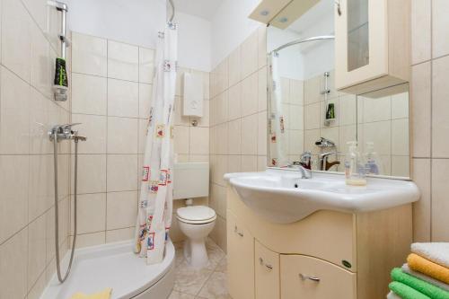 Apartmani Lacic Est