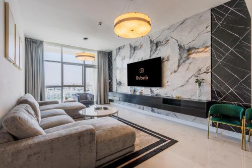 Premium 1BR with Balcony Mins to Marina & Metro