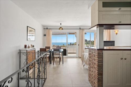 Panoramic Sea Views - Close to golf course RDR543