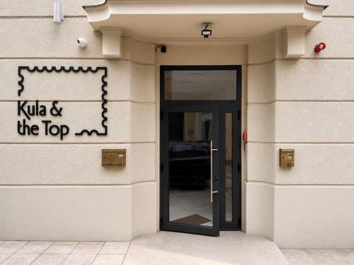 Kula & the Top Apartments by Irundo