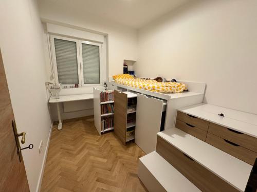 Spacious 2BR Apt in Split Center with Balcony