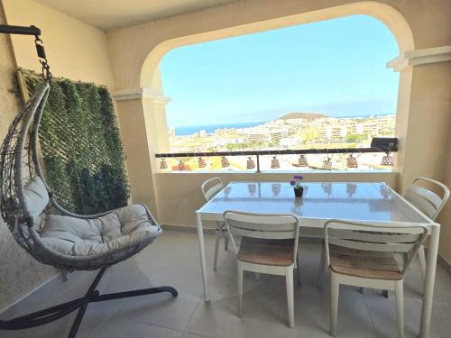 Family apartment in Los Cristianos 3 bed - 2 bath, heated-pool