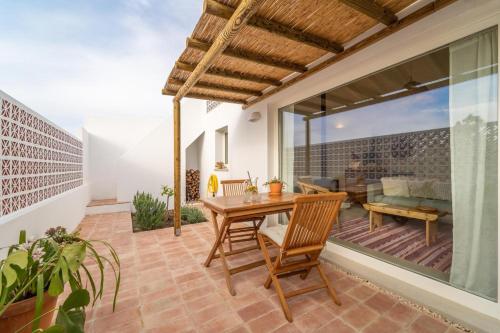 Casinha Da Cabra, Casas Do Poente