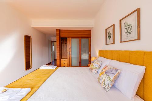 Ponta Delgada City Retreat