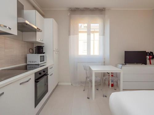 Xenia Milano - Studio apt in Via Monte Palombino 2