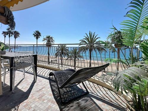 Cannes Beach by Halldis