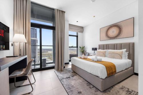 Northside Luxe Studio Retreat with Burj Khalifa Pool View in Business Bay