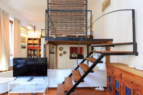 Xenia - 2 room apt in Via Pollaiuolo 4