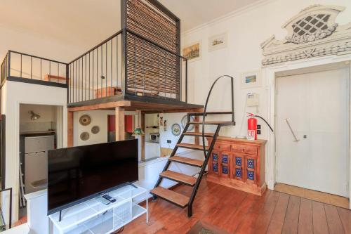 Xenia - 2 room apt in Via Pollaiuolo 4
