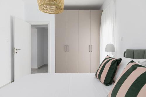 Glow Apartments, in Peraia Beach