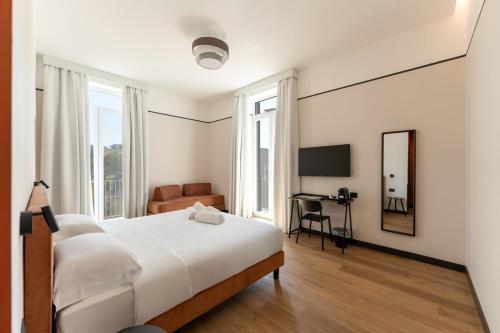 Tom Suites