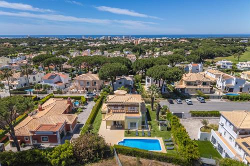 Vilamoura Private Pool Villa for 8 Guests