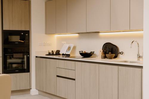 Embassy Boulevard by Your Perfect Stay London- Apart-Hotel Style photo 48