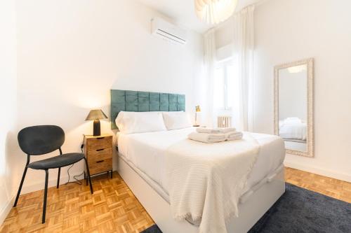 AZA14 - Amplio Piso de 3 dormitorios, 2 baños y terraza, en Chamartín, Madrid