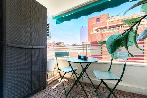 AZA14 - Amplio Piso de 3 dormitorios, 2 baños y terraza, en Chamartín, Madrid