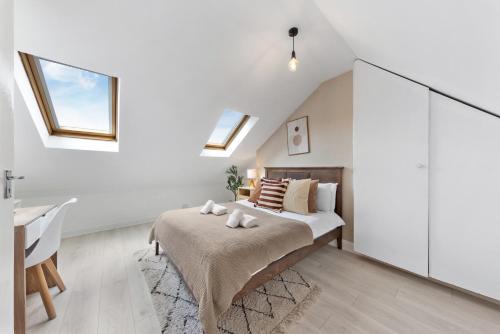The Holloway Suite - Netflix, 3 Min to Station - Luxury photo 3