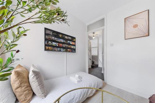 The Holloway Suite - Netflix, 3 Min to Station - Luxury photo 24