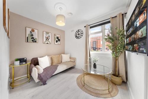 The Holloway Suite - Netflix, 3 Min to Station - Luxury photo 14