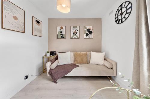 The Holloway Suite - Netflix, 3 Min to Station - Luxury photo 15