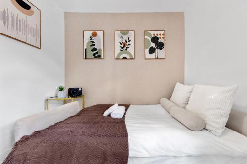 The Holloway Suite - Netflix, 3 Min to Station - Luxury photo 18