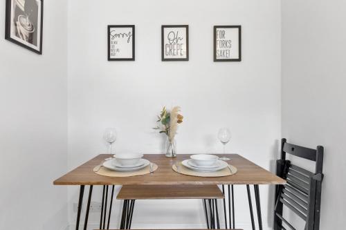 The Holloway Suite - Netflix, 3 Min to Station - Luxury photo 35