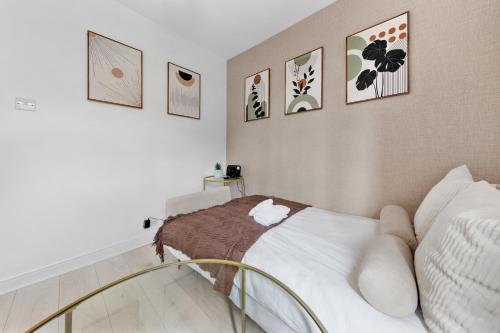The Holloway Suite - Netflix, 3 Min to Station - Luxury photo 19
