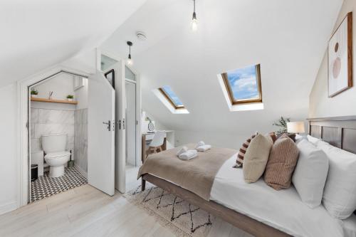The Holloway Suite - Netflix, 3 Min to Station - Luxury photo 8