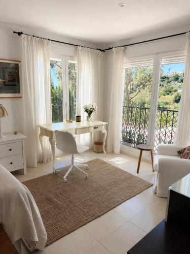 Luminoso apartamento con piscina y terraza en Benalmádena