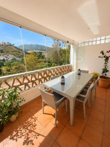 Luminoso apartamento con piscina y terraza en Benalmádena