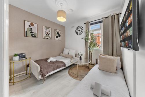 The Holloway Suite - Netflix, 3 Min to Station - Luxury photo 22